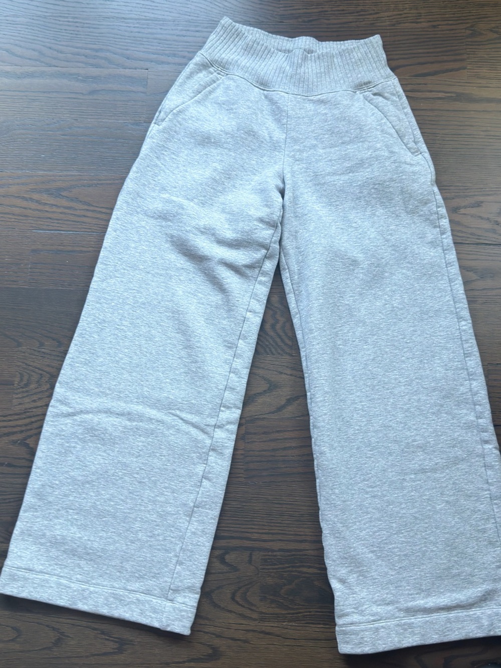ALO wide leg sweatpants size XS